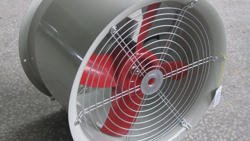 在选购工业落地扇时，可参考以下标准与认证：